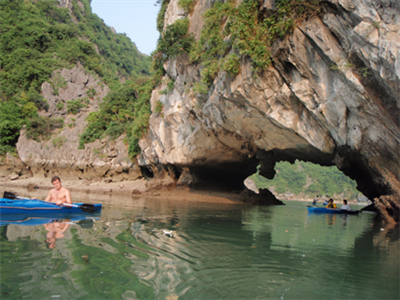Kayaking & Fishing in Lan Ha Bay