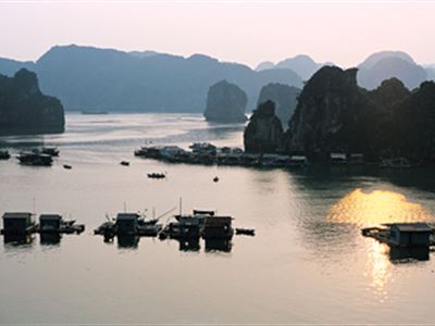 Ha Long Bay - a lifetime must-go destination